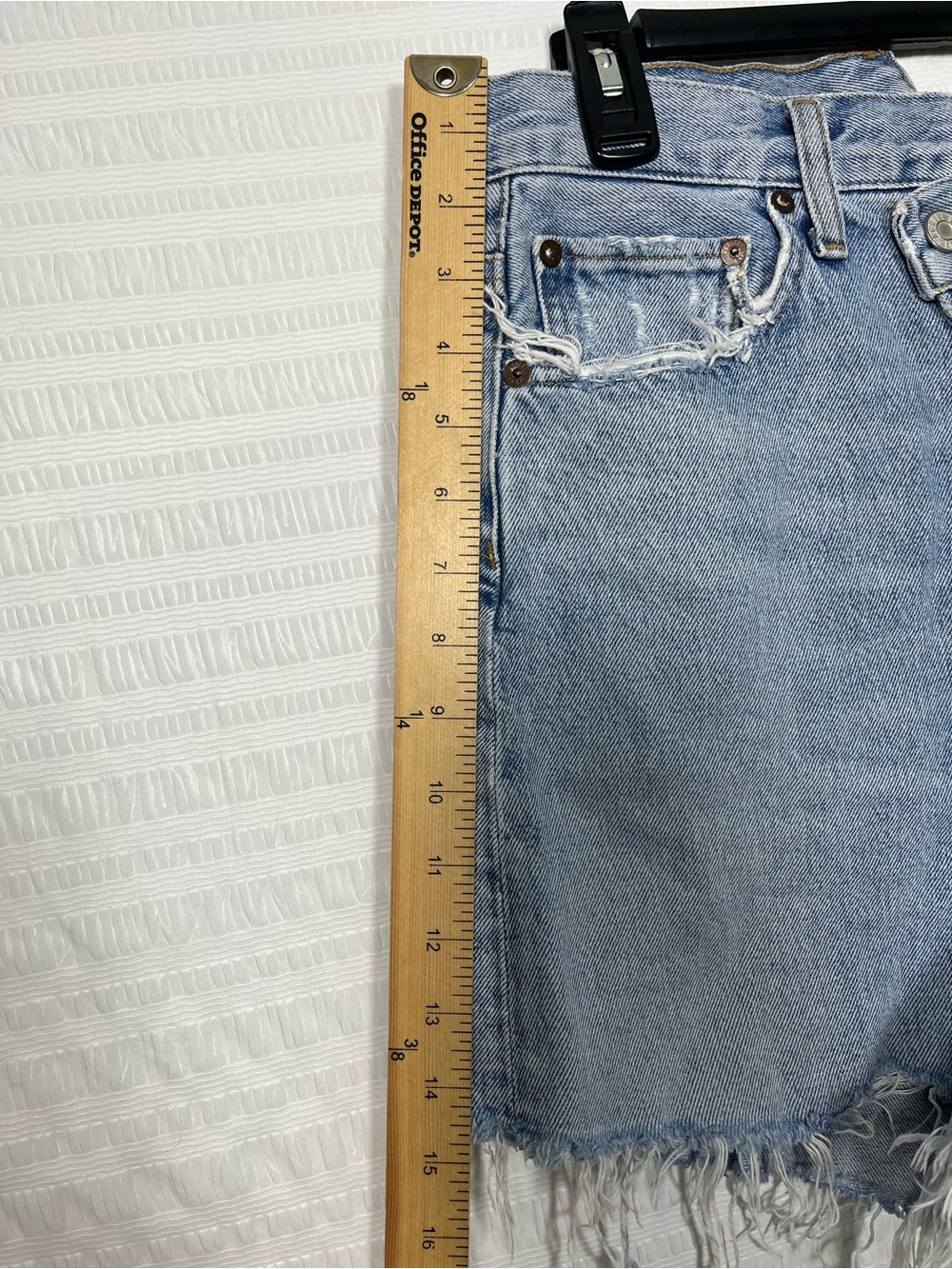 Agolde Criss Cross Light Blue High-Rise Frayed Denim Shorts Size 26 - Picture 6 of 12